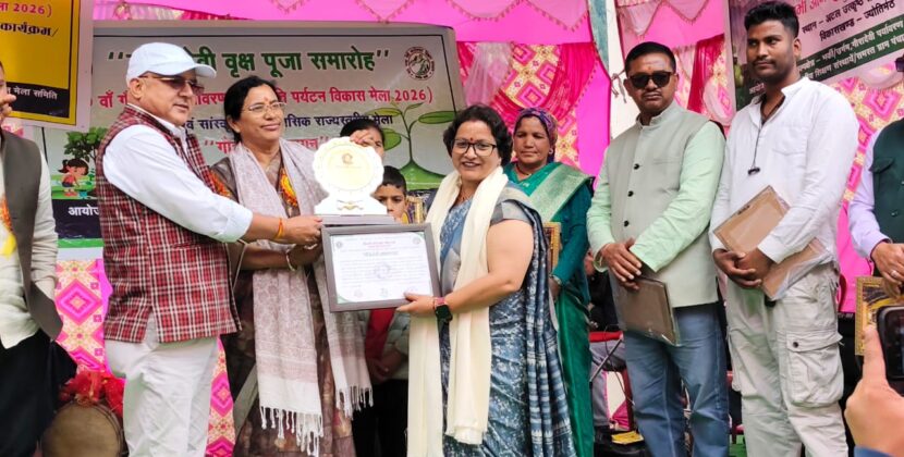 पहाड़ की ‘पिरूल वुमेन’ – मंजू रौतेला साह, जिन्होंने चीड़ की पत्तियों से बुना आत्मनिर्भरता का ख्वाब